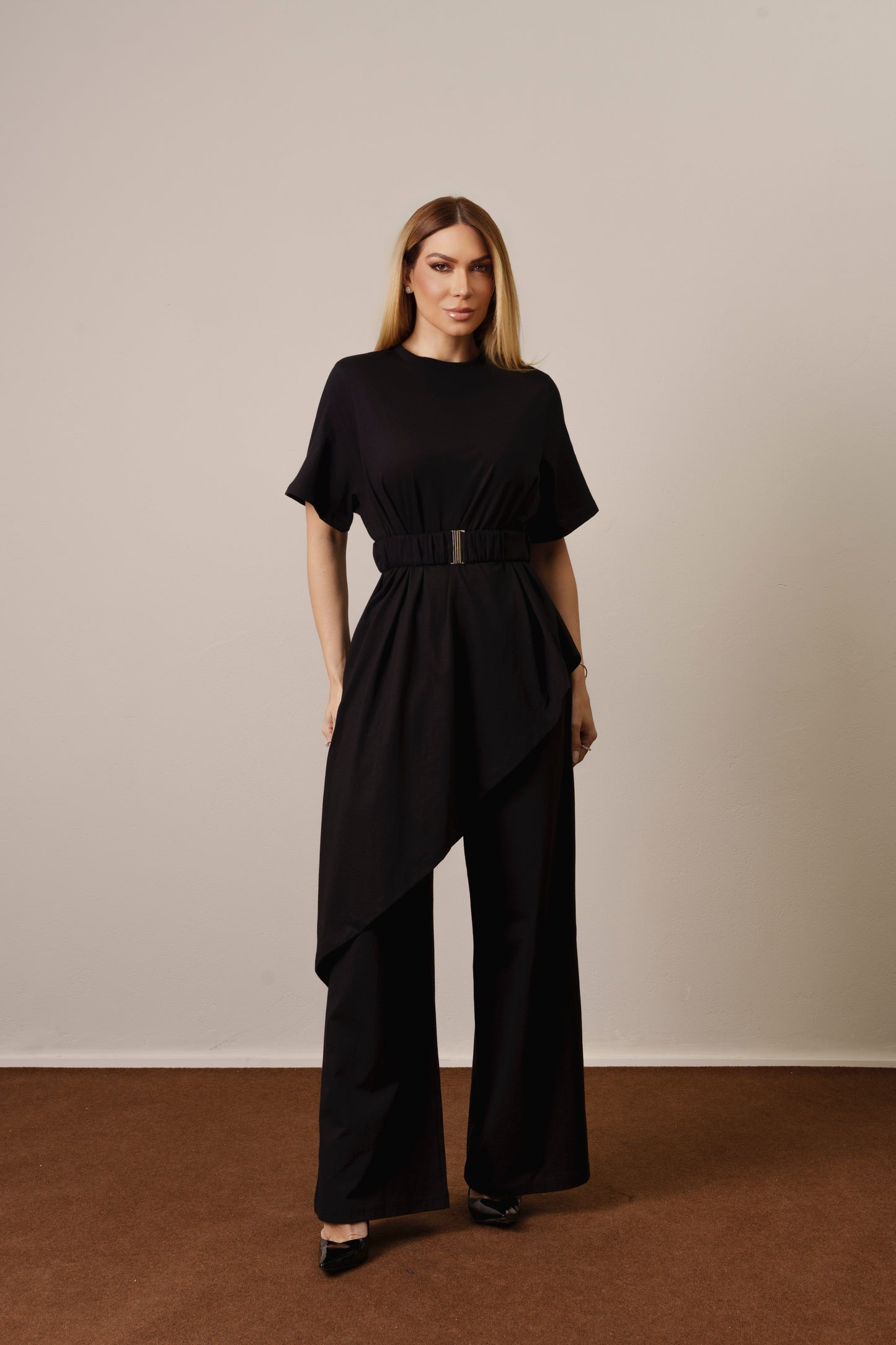 CONJUNTO BLUSA ASSIMÉTRICA KRONNE E CALÇA