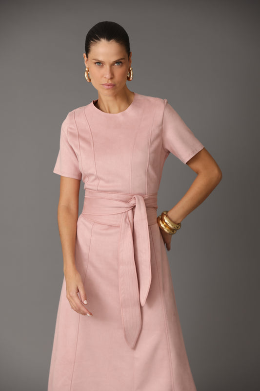 VESTIDO MIDI RECORTES COM FAIXA KRONNE