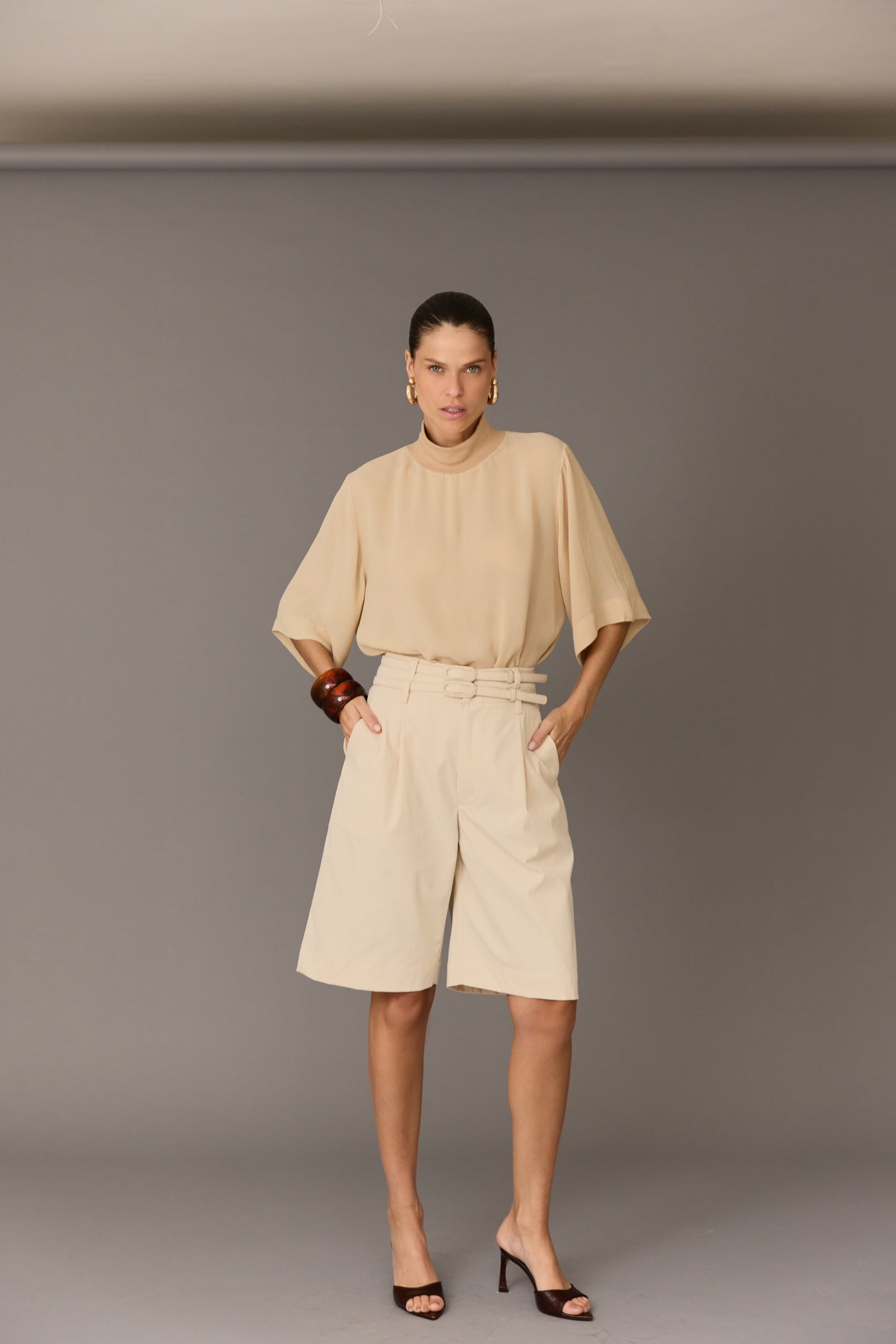 BLUSA GOLA ALTA TRANSPARÊNCIA KRONNE