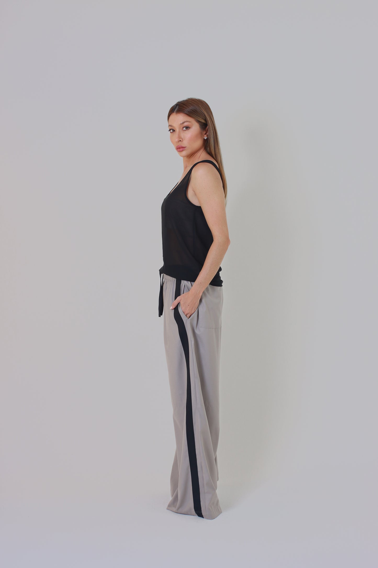 CALÇA CÓS ELASTICO COM DETALHE LISTRA KRONNE