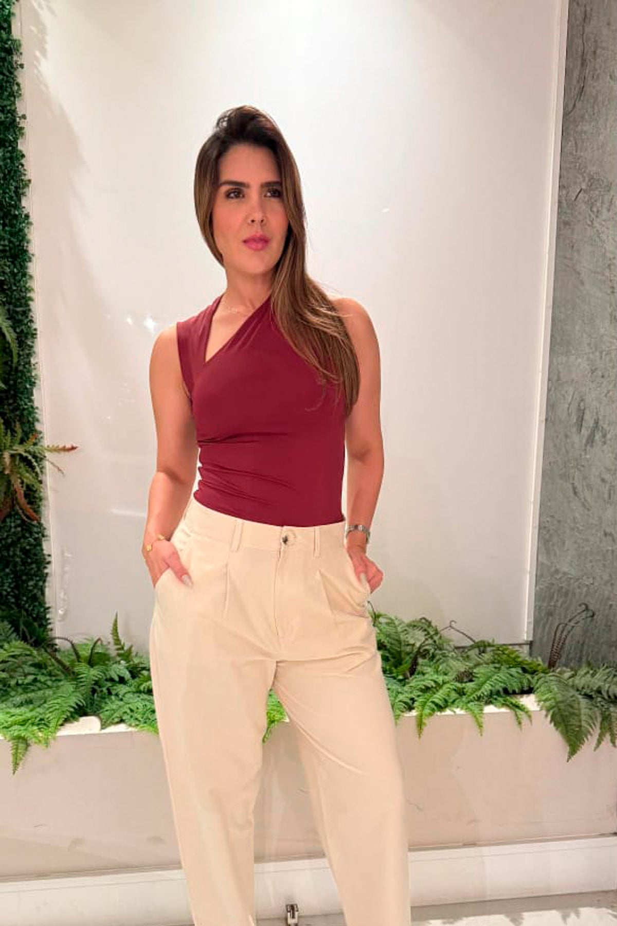 BLUSA DECOTE ASSIMÉTRICO KRONNE