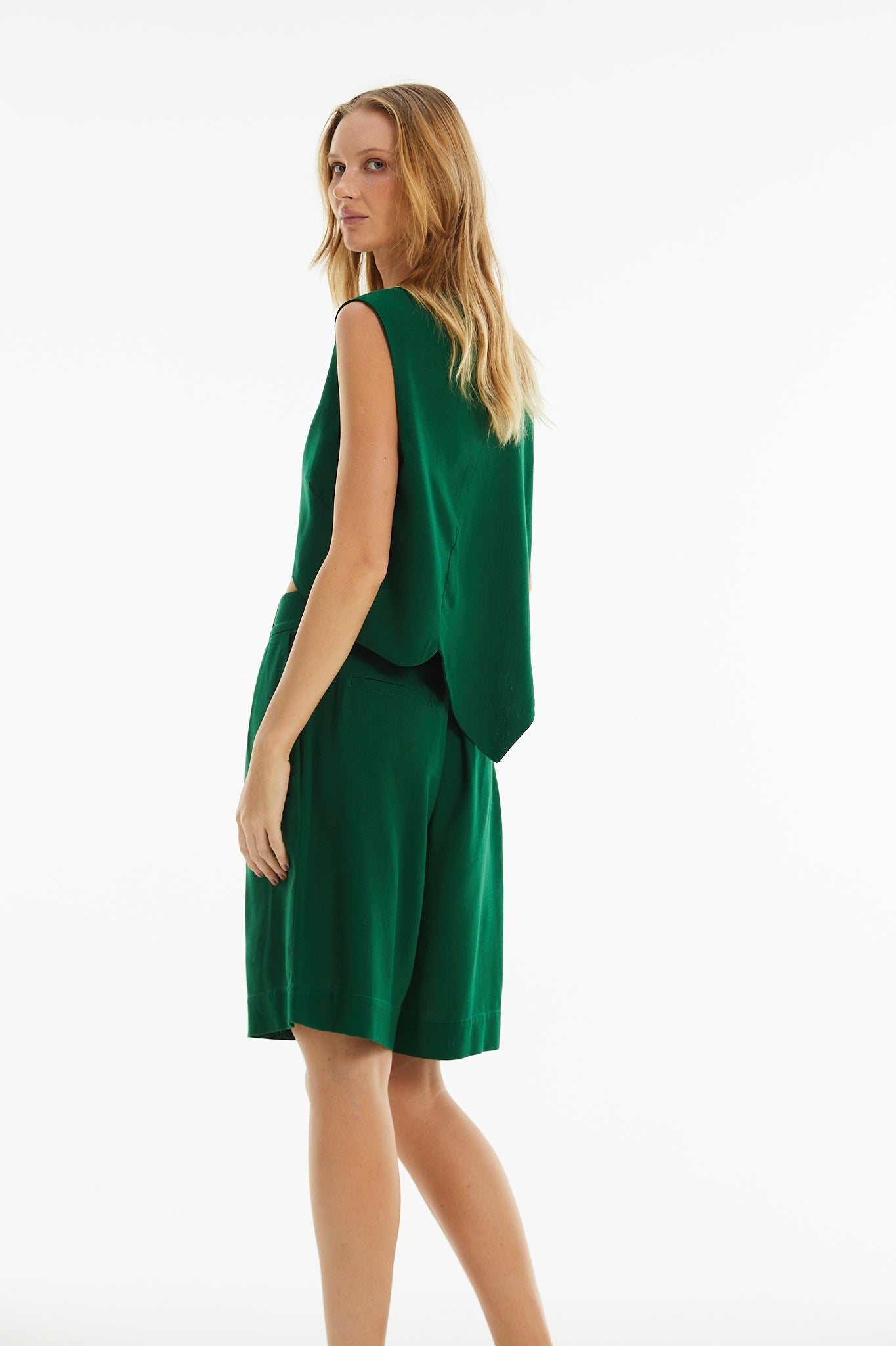 BERMUDA AMPLA LINHO KRONNE