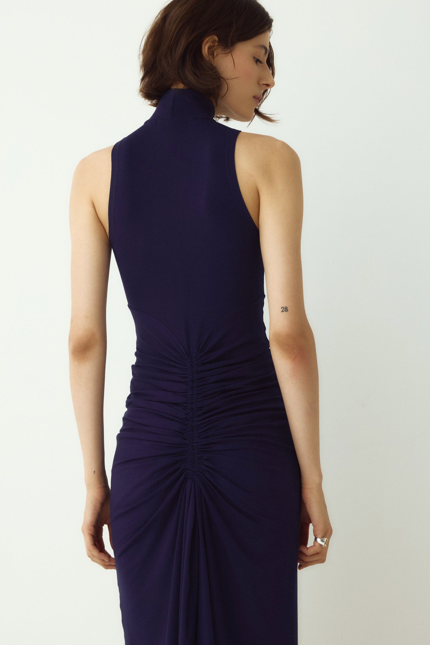 VESTIDO LONGO COM GOLA E FRANZIDO KRONNE