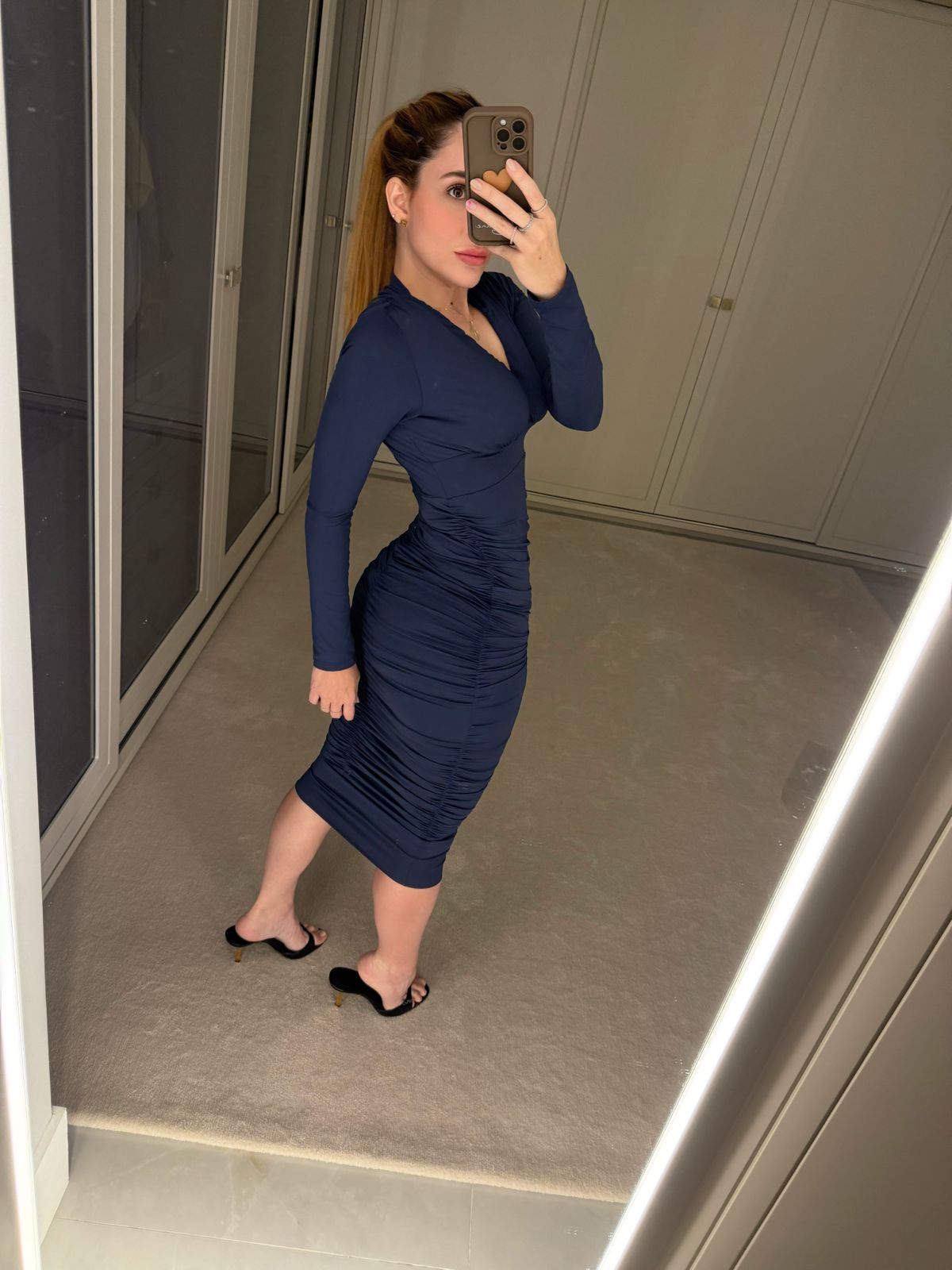 VESTIDO DECOTE V FRANZIDO KRONNE