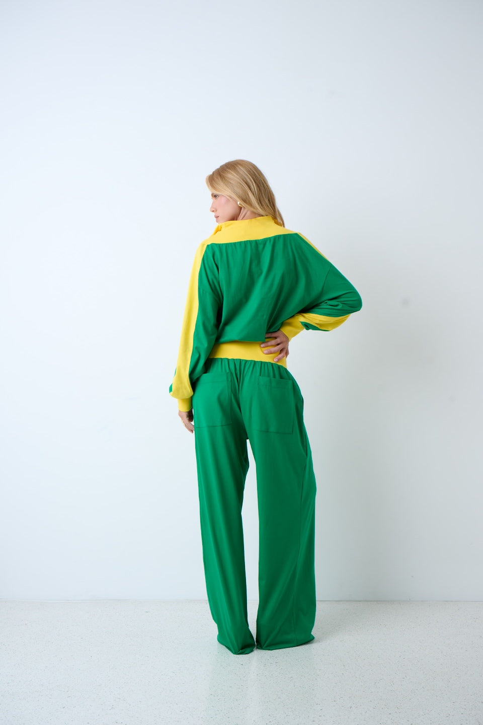 CONJUNTO JAQUETA E CALÇA PALA LARGA KRONNE