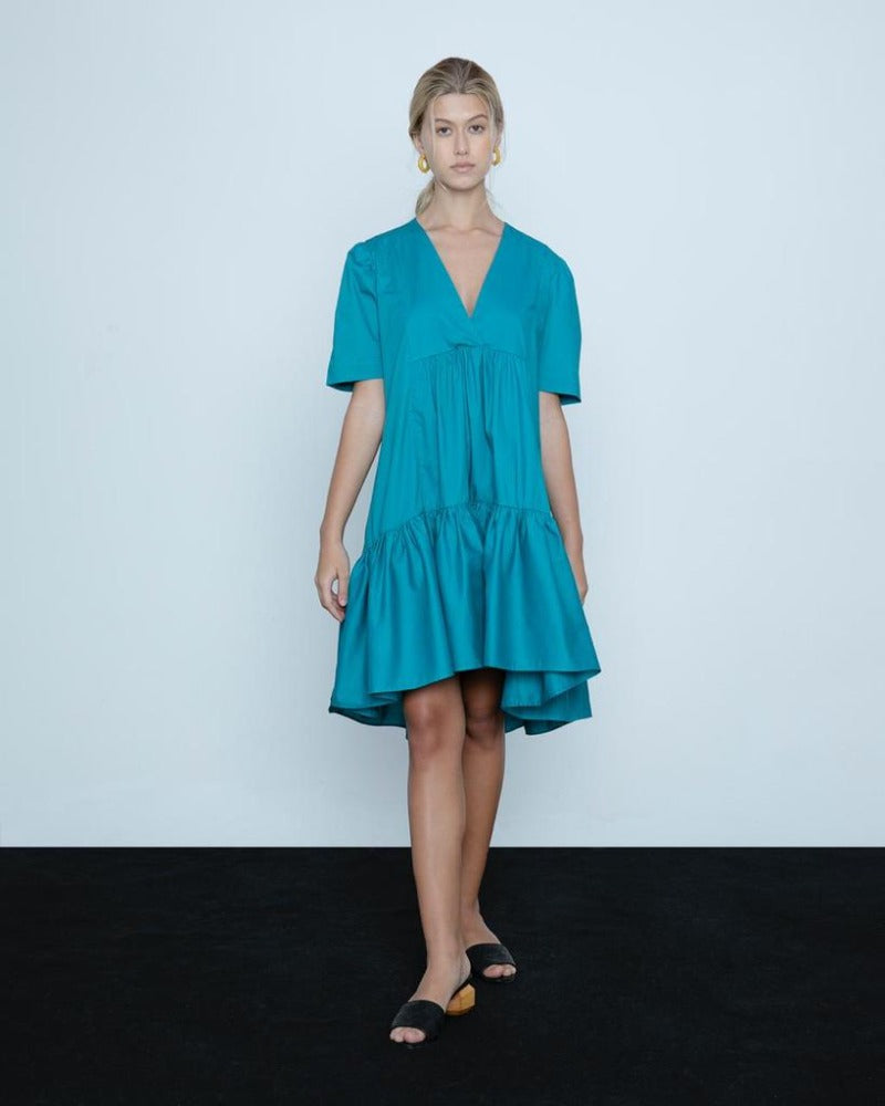 VESTIDO CURTO COM PALA KRONNE
