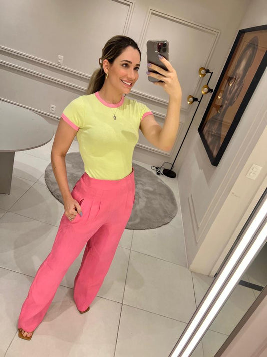 Pants w/ pleats and hanger pocket