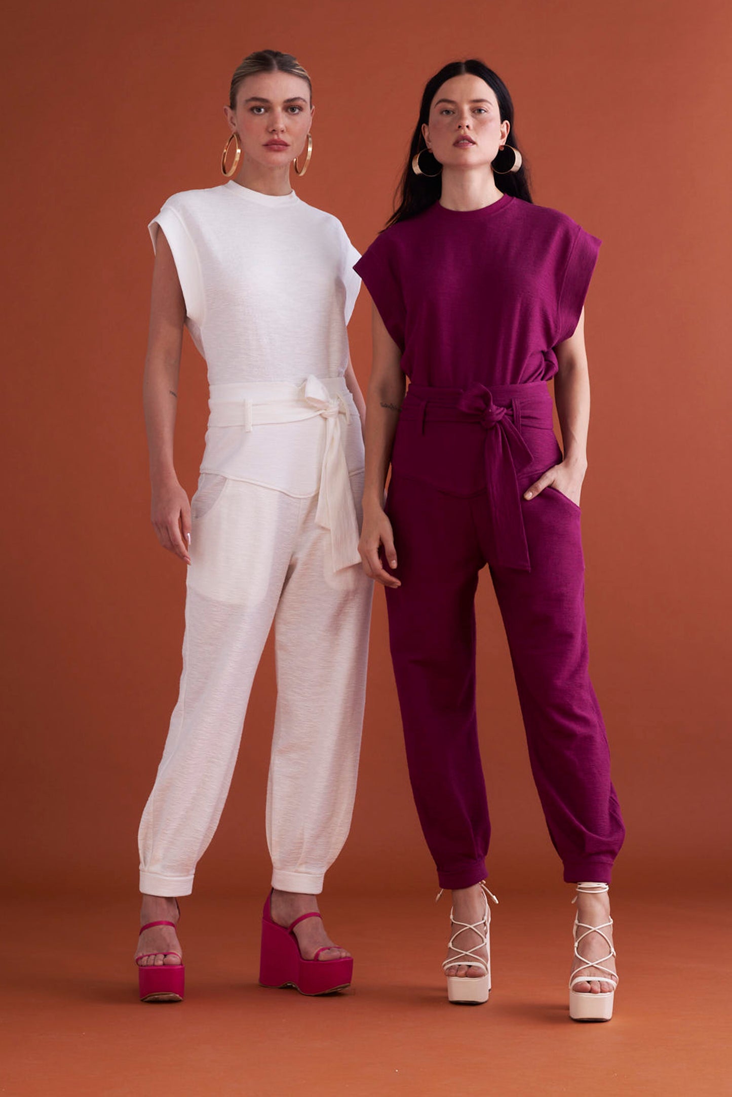 CONJUNTO BLUSA E CALÇA PALA LARGA KRONNE