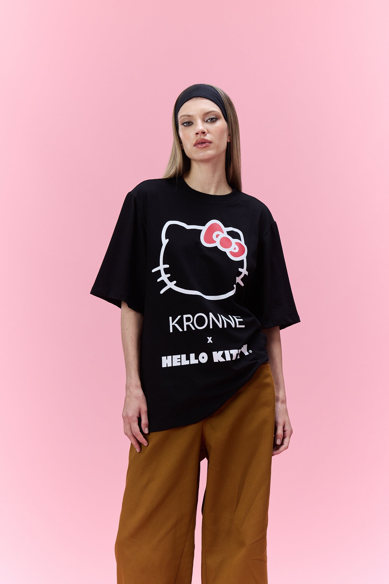 T-shirt oversized KRONNE X HELLO KITTY