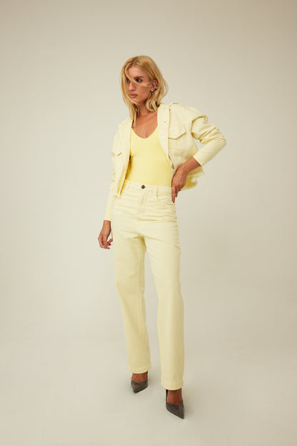 JAQUETA CURTA COM ETIQUETA KRONNE