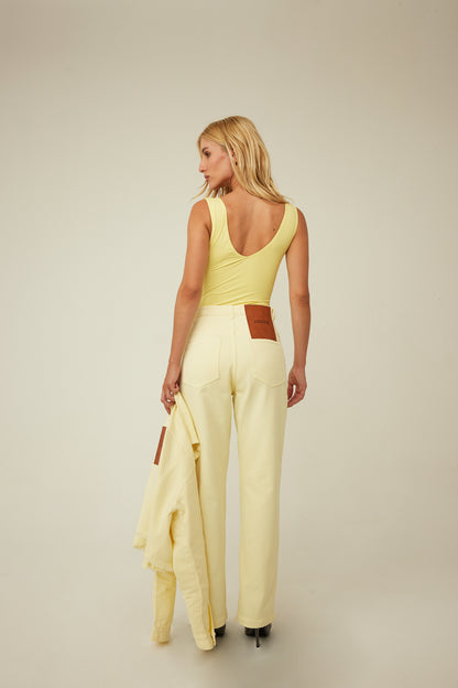 CALÇA RETA COM ETIQUETA KRONNE