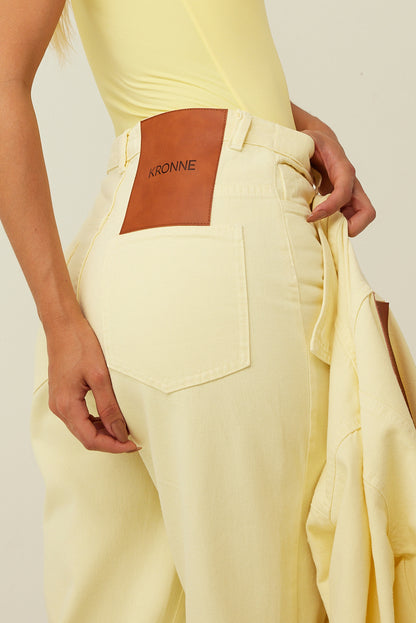 CALÇA RETA COM ETIQUETA KRONNE