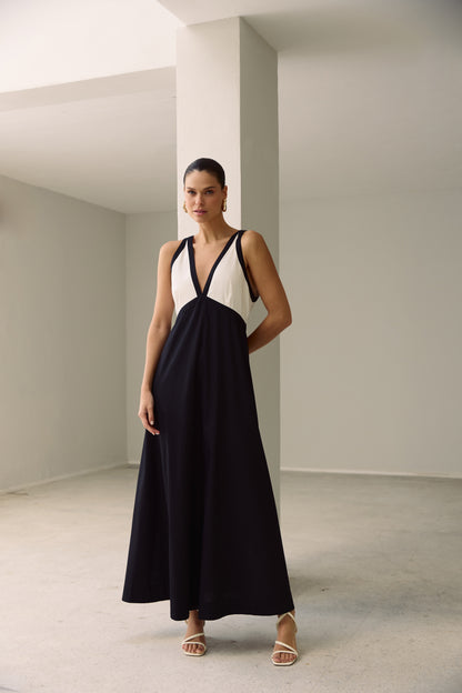 VESTIDO DECOTE V P&B KRONNE