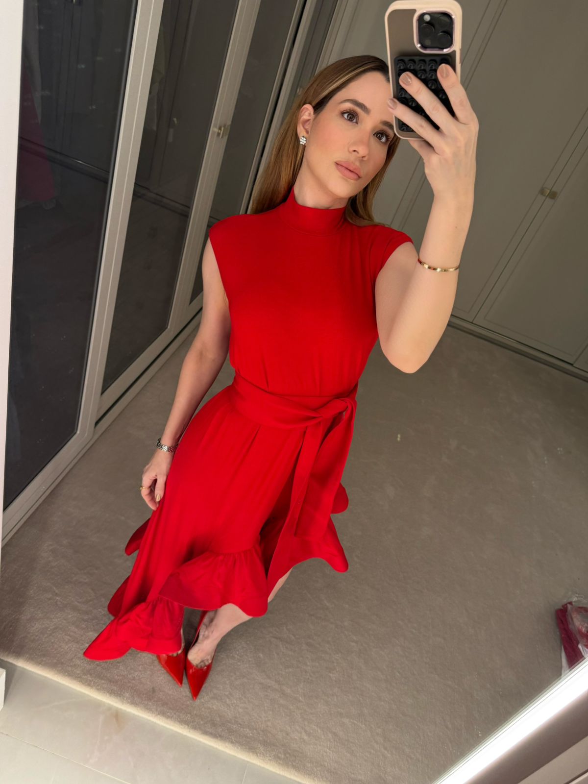 VESTIDO GOLA ALTA COM BABADO CASCATA KRONNE