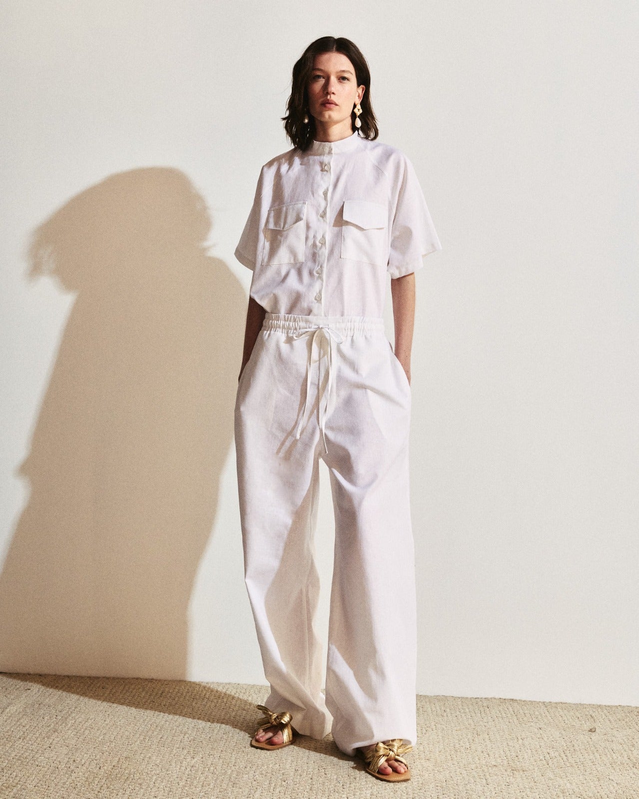 CONJUNTO BLUSA COM BOLSOS E CALÇA LINHO KRONNE