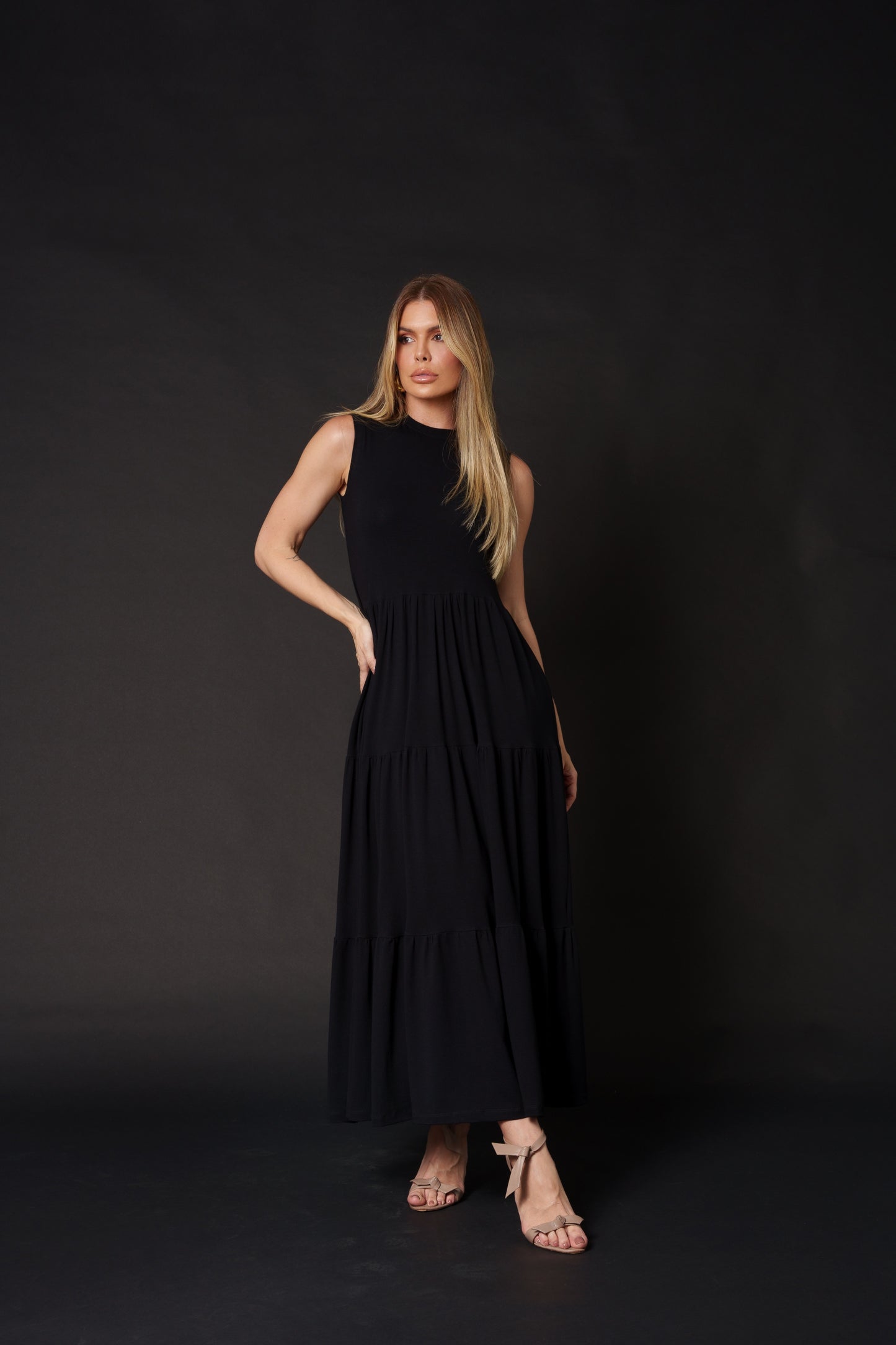 VESTIDO LONGO RECORTES KRONNE