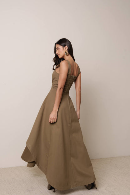 VESTIDO LONGO COM NESGAS