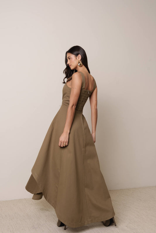 VESTIDO LONGO COM NESGAS