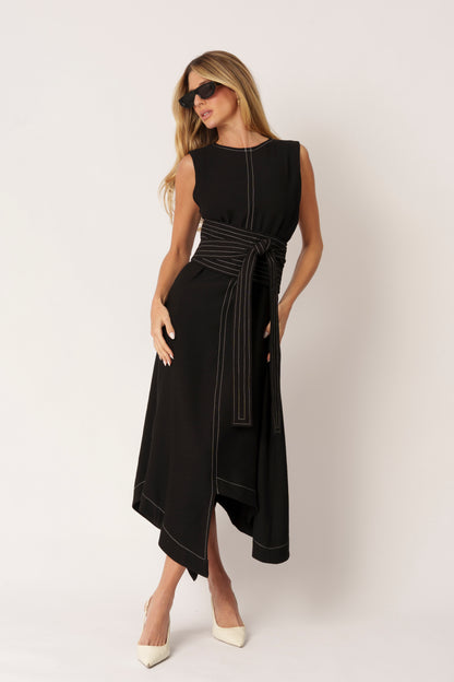 VESTIDO COM PESPONTO E FAIXA KRONNE