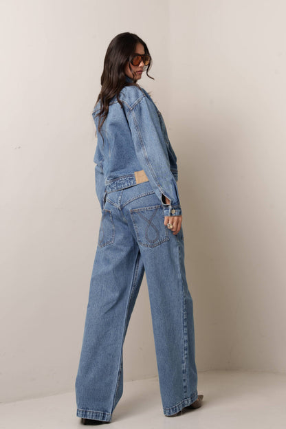 JAQUETA OVERSIZED COM GOLA ALTA