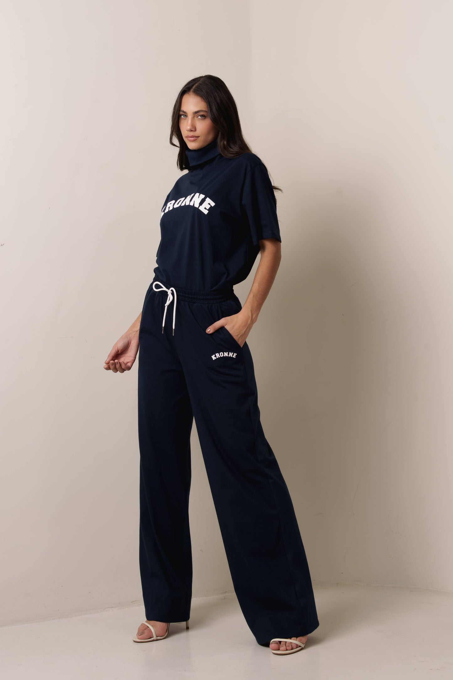 CONJUNTO BLUSA GOLA ROLE E CALÇA COS ELASTICO KRONNE