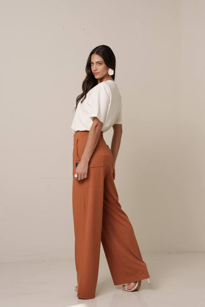 CONJUNTO BLUSA GOLA CARECA E CALÇA BOLSO FACA