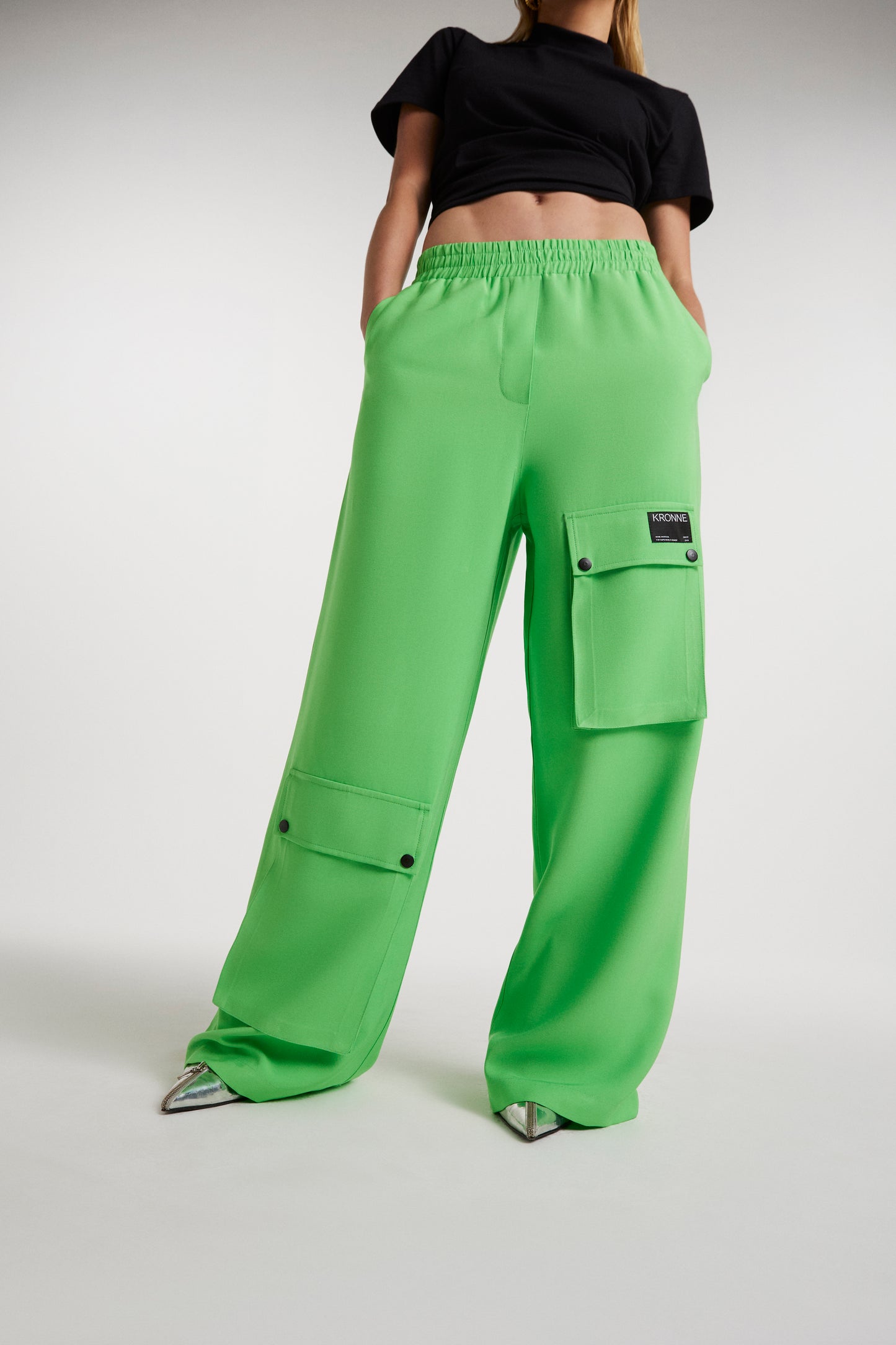 Cargo pants with pockets