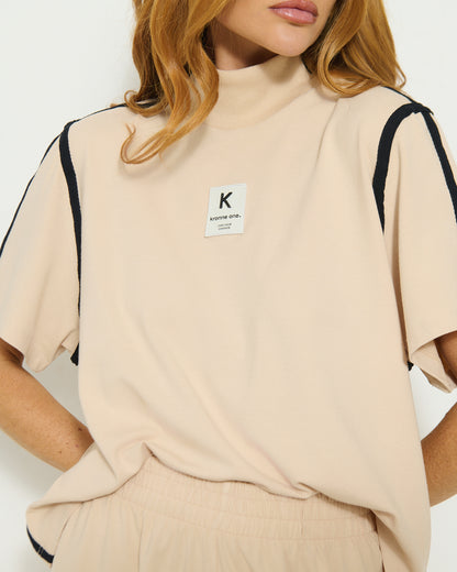 CONJUNTO BLUSA GOLA ALTA E SHORT CÓS ELASTICO