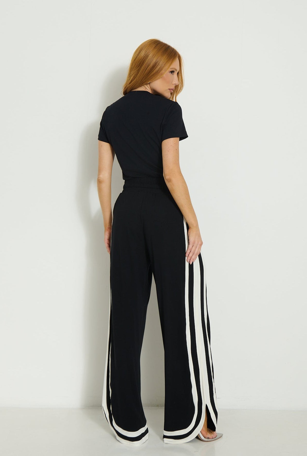 CONJUNTO BABY LOOK SLIM E CALÇA COM RECORTES
