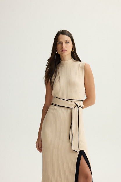 VESTIDO GOLA ALTA FENDA BICOLOR KRONNE