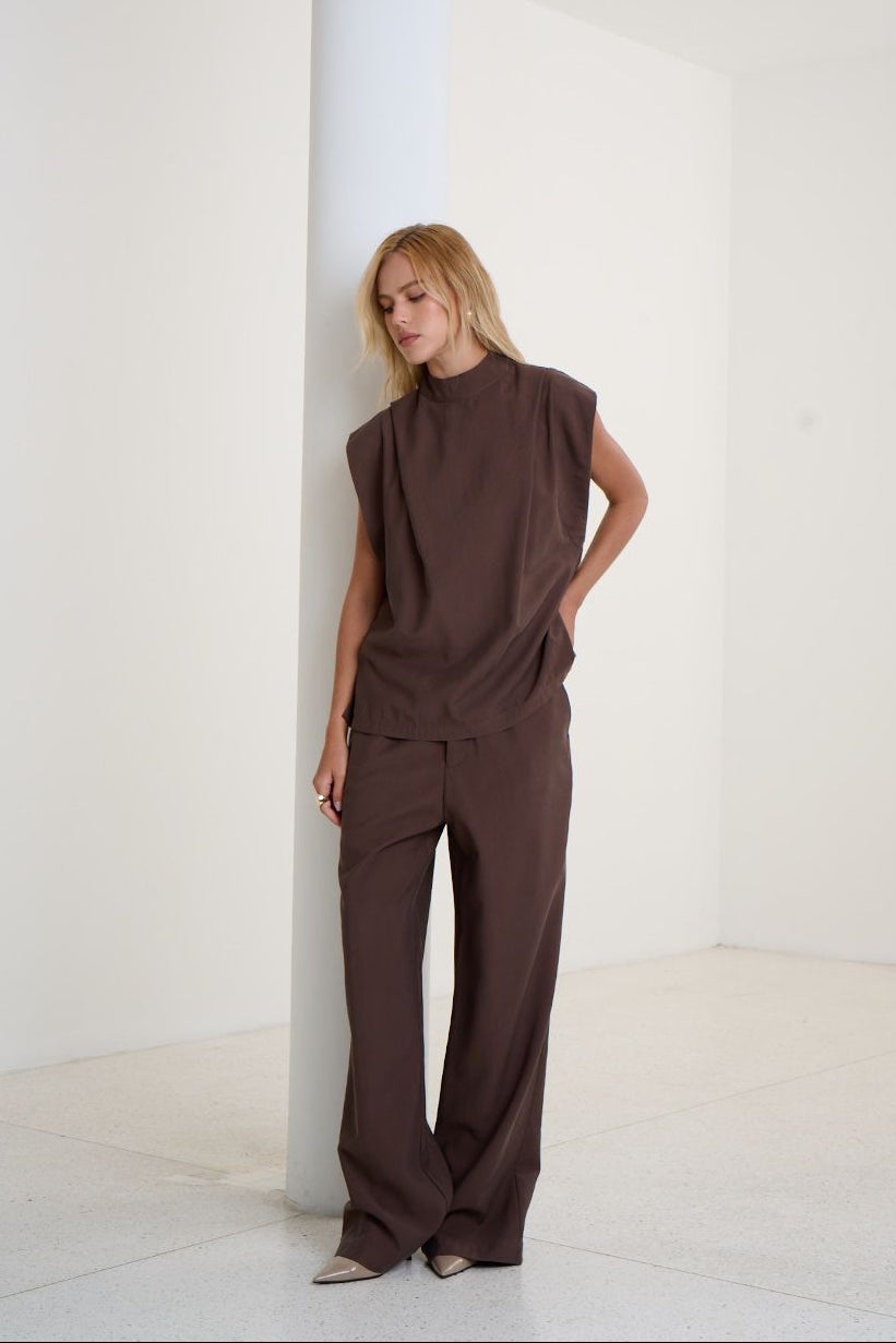 BLUSA GOLA ALTA EM ALFAIATARIA KRONNE