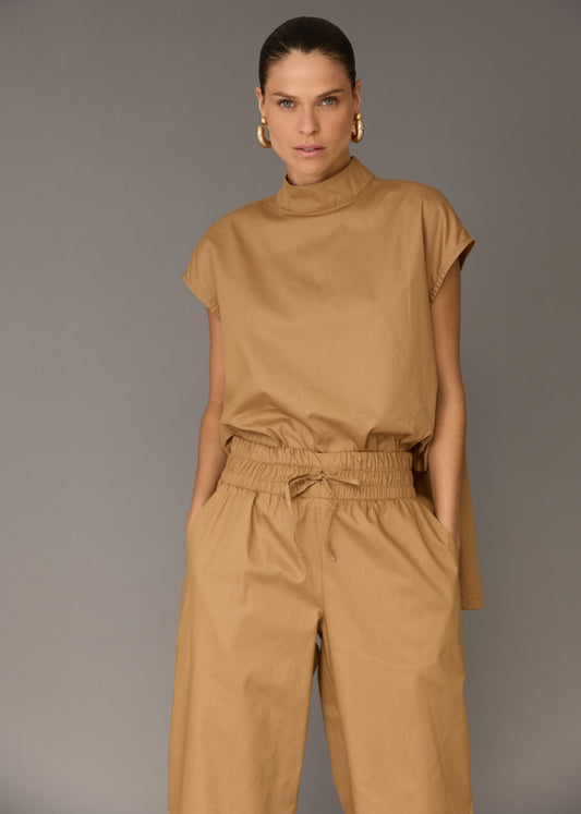 BLUSA GOLA ALTA COM PONTA