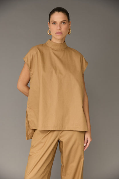 BLUSA GOLA ALTA COM PONTA