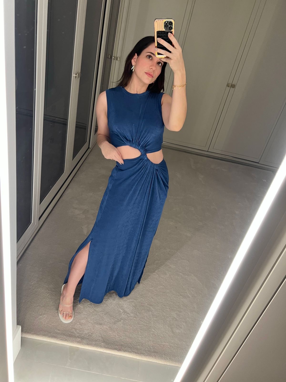 VESTIDO REGATA COM TORÇÃO KRONNE