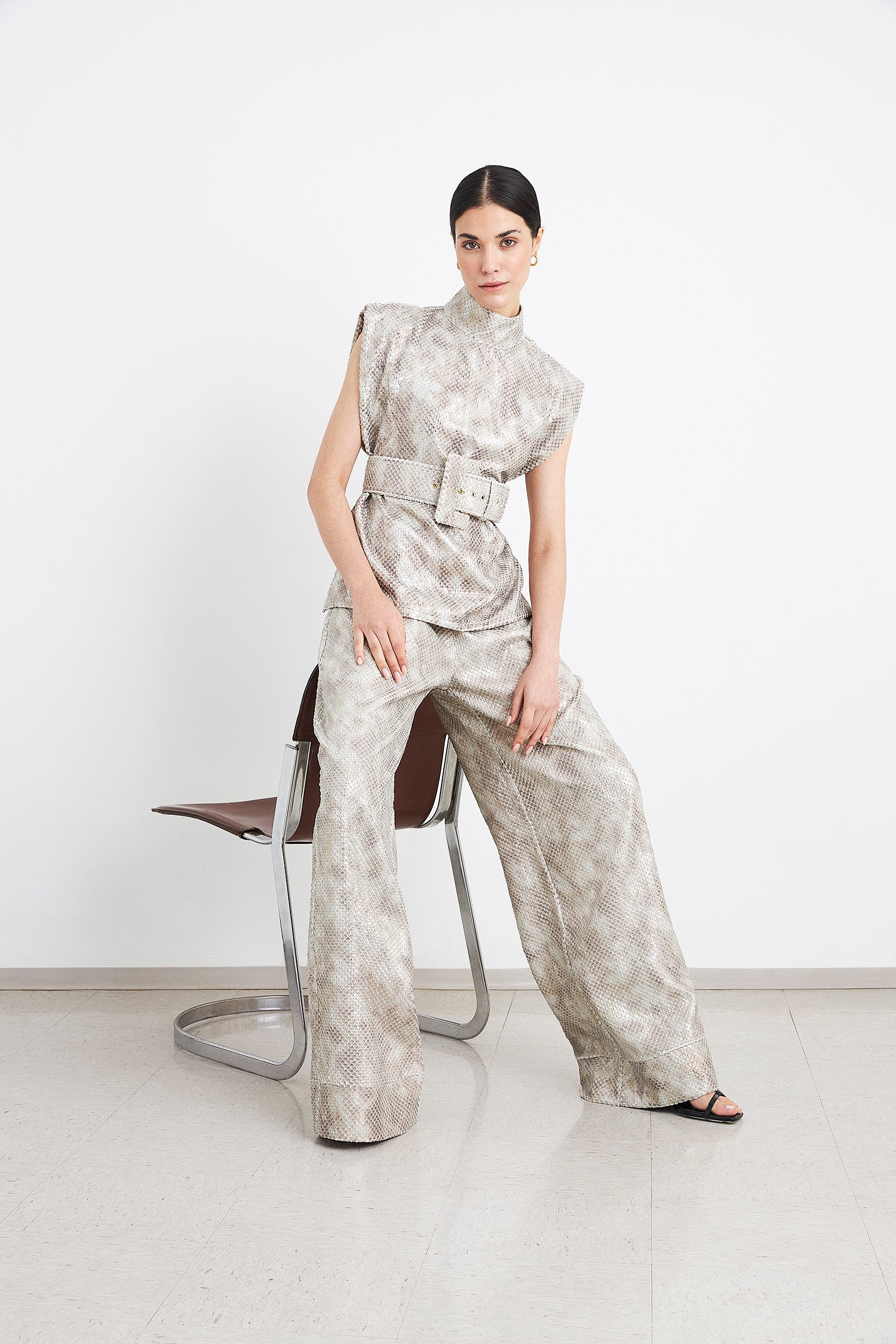 Blusa c/ Cinto Cobra - Kronne 